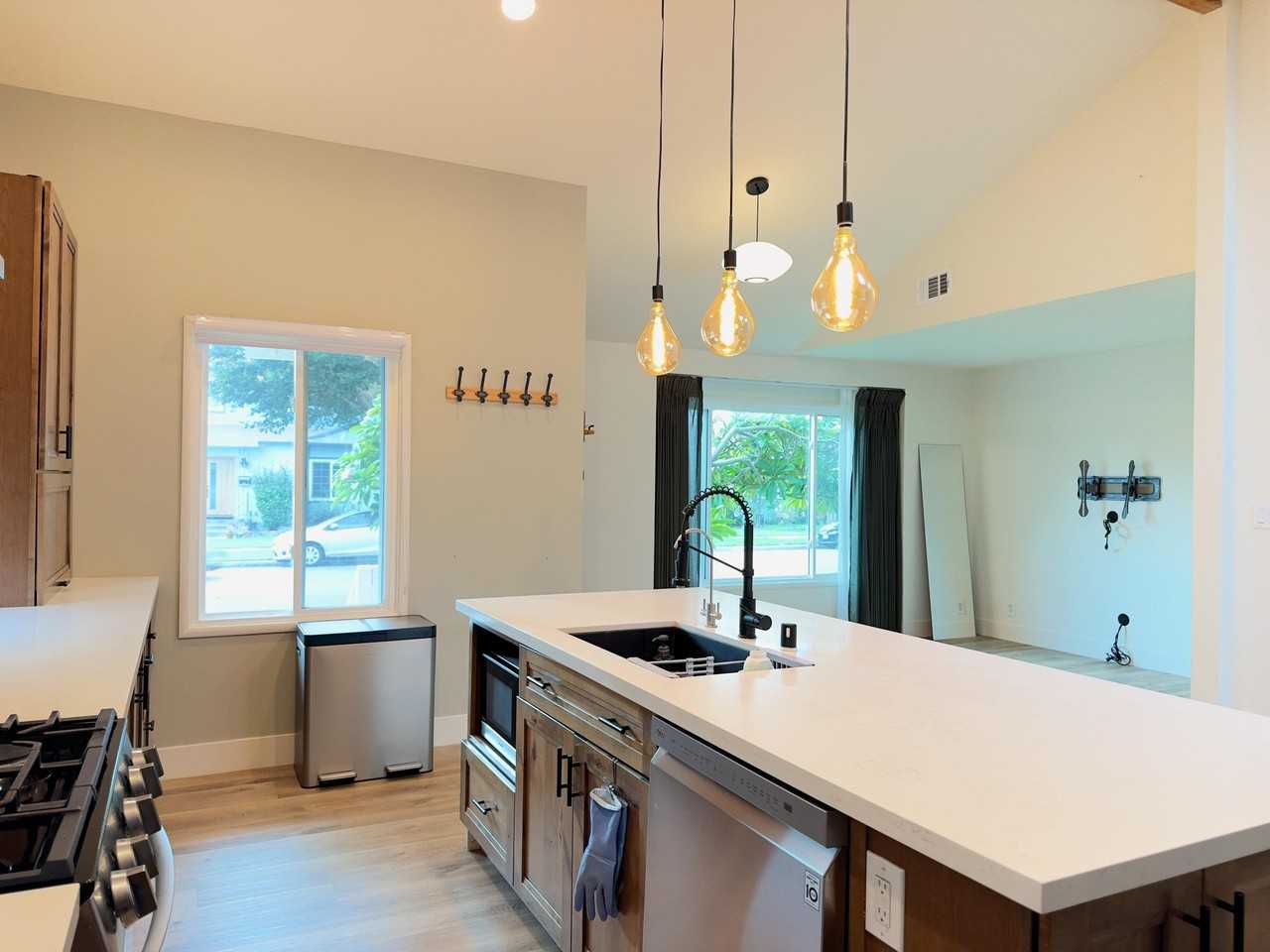 5908 Graywood Ave - Photo 2 of 18