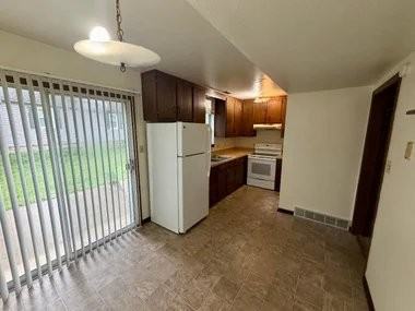 1027 Quincy St - Photo 2 of 7