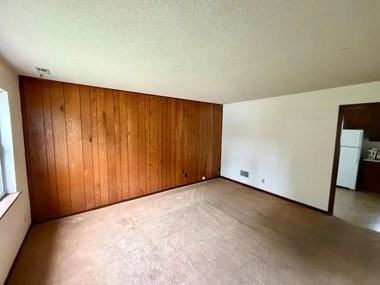 1027 Quincy St - Photo 3 of 7