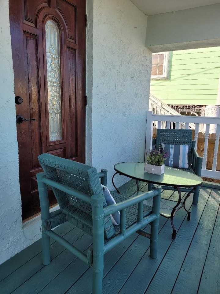 D4 10th Ave - Photo 2 of 11