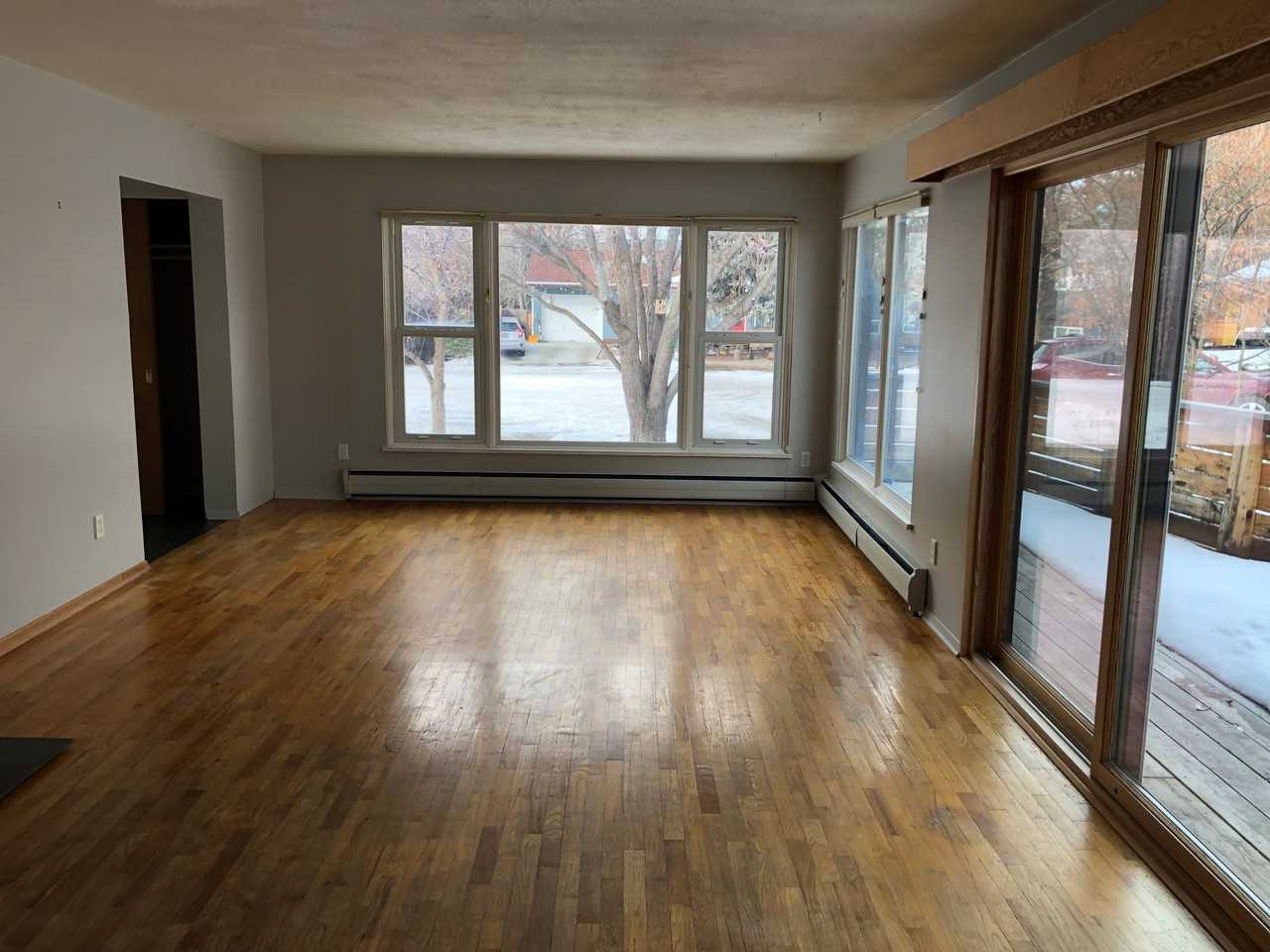 822 S Black Ave - Photo 2 of 16