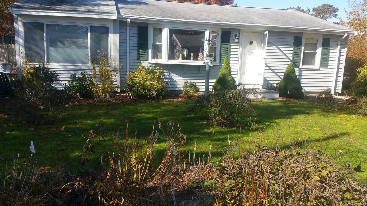 49 Cornell Dr - Photo 2 of 15