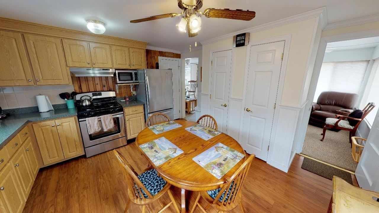 49 Cornell Dr - Photo 4 of 15