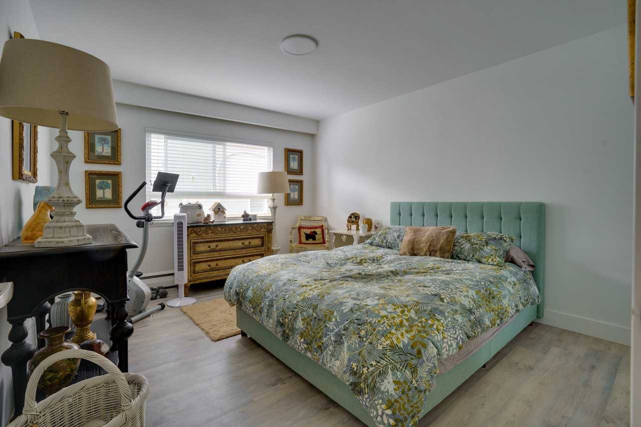 1537 Burnaby Street #203 - Photo 4 of 11