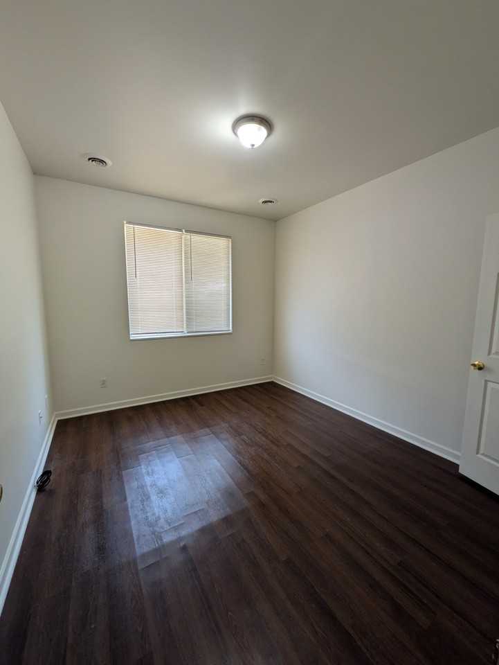 442 Robbe Ave #442 - Photo 2 of 7