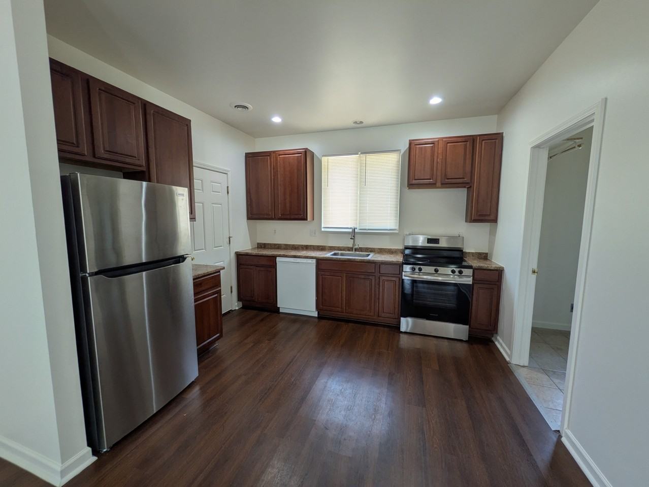 442 Robbe Ave #442 - Photo 5 of 7