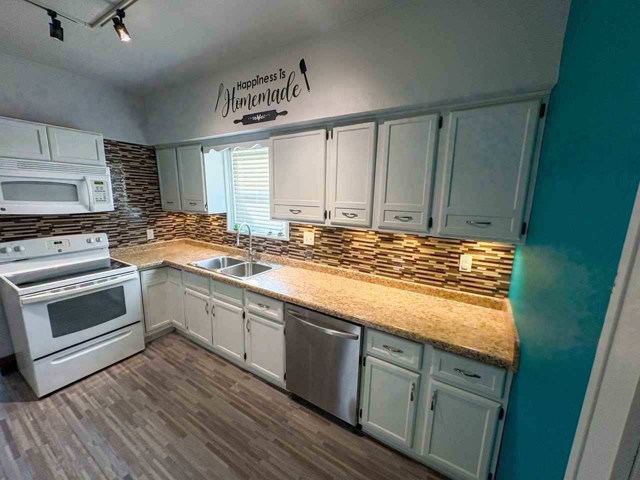 3301 Jennings St #NA - Photo 3 of 15