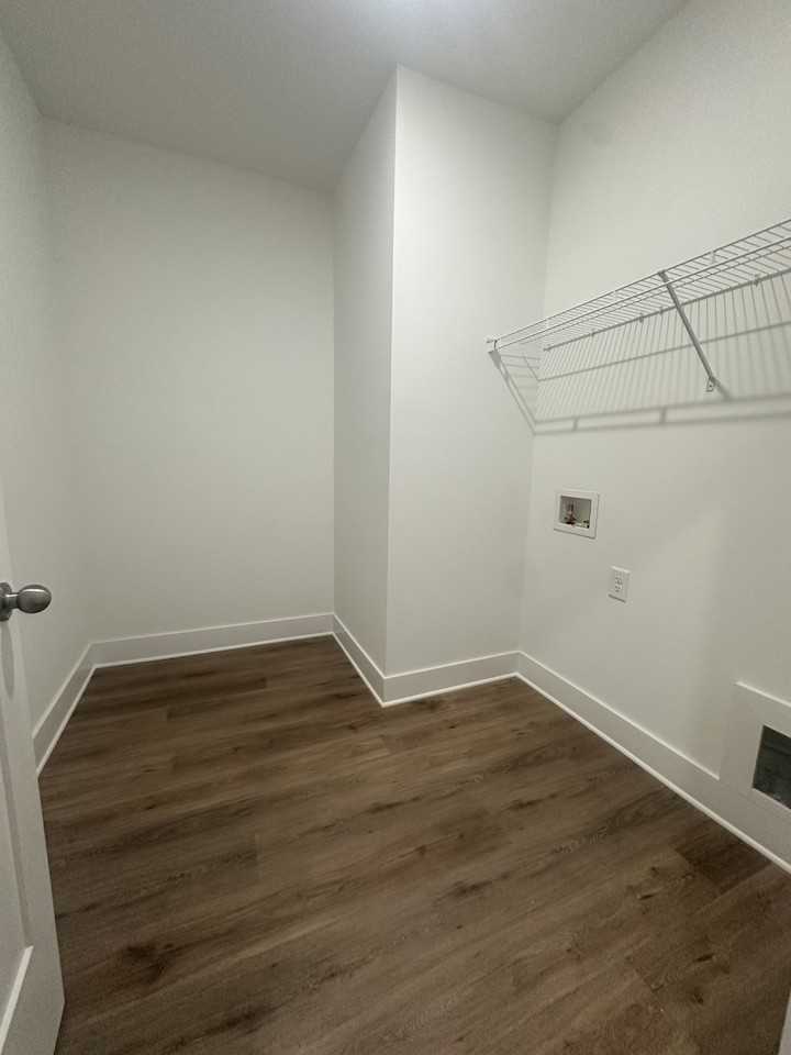 1551 Lake Dr #NA - Photo 6 of 11