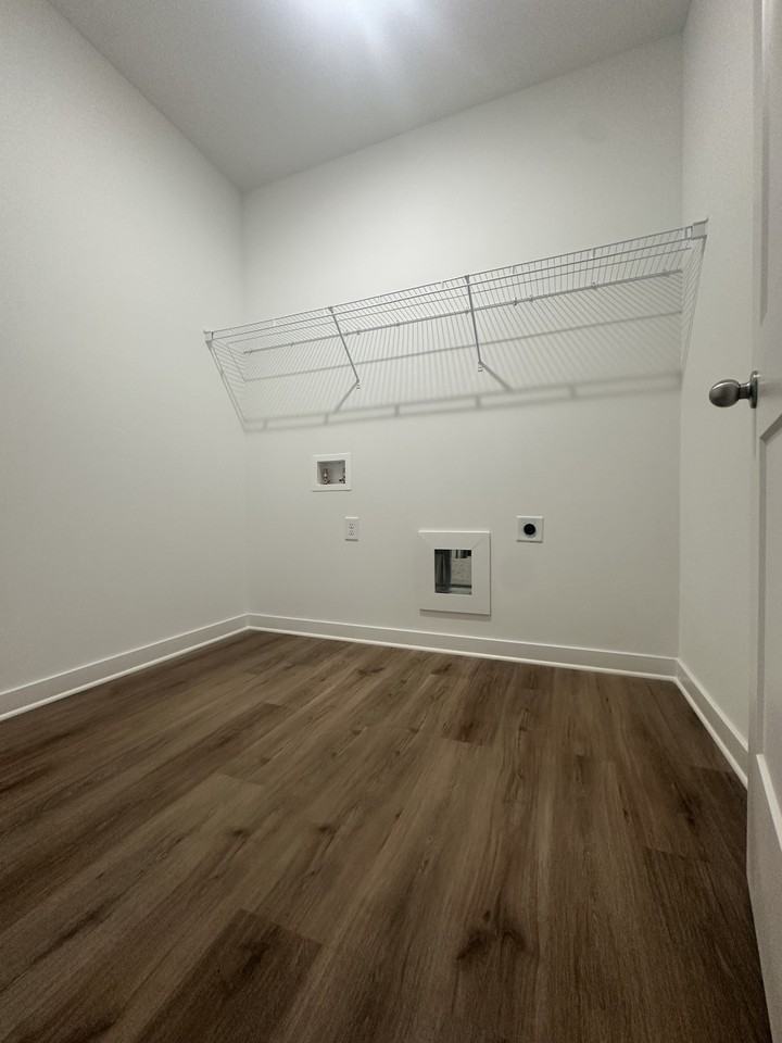 1481 Lake Dr #NA - Photo 6 of 12