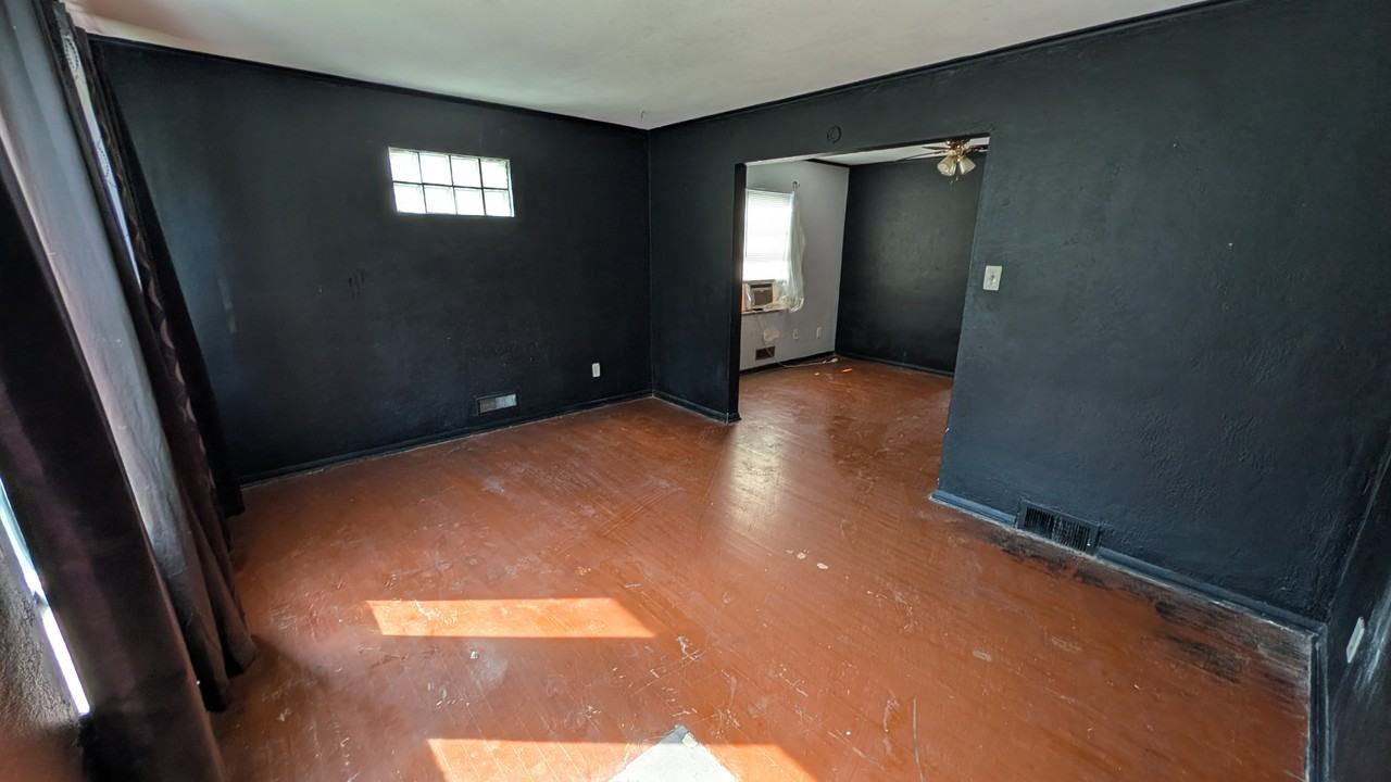 2529 Ada Ave #NA - Photo 2 of 11