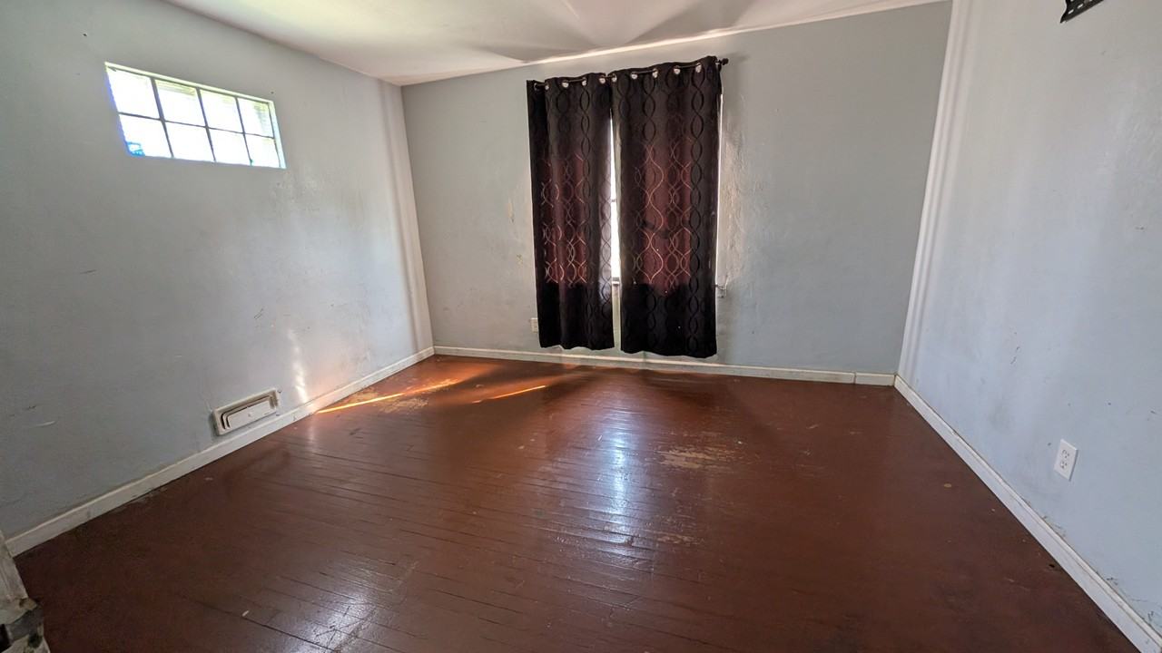 2529 Ada Ave #NA - Photo 3 of 11