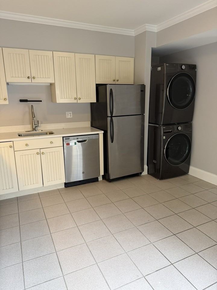 24 Garden St #2 - Photo 4 of 30