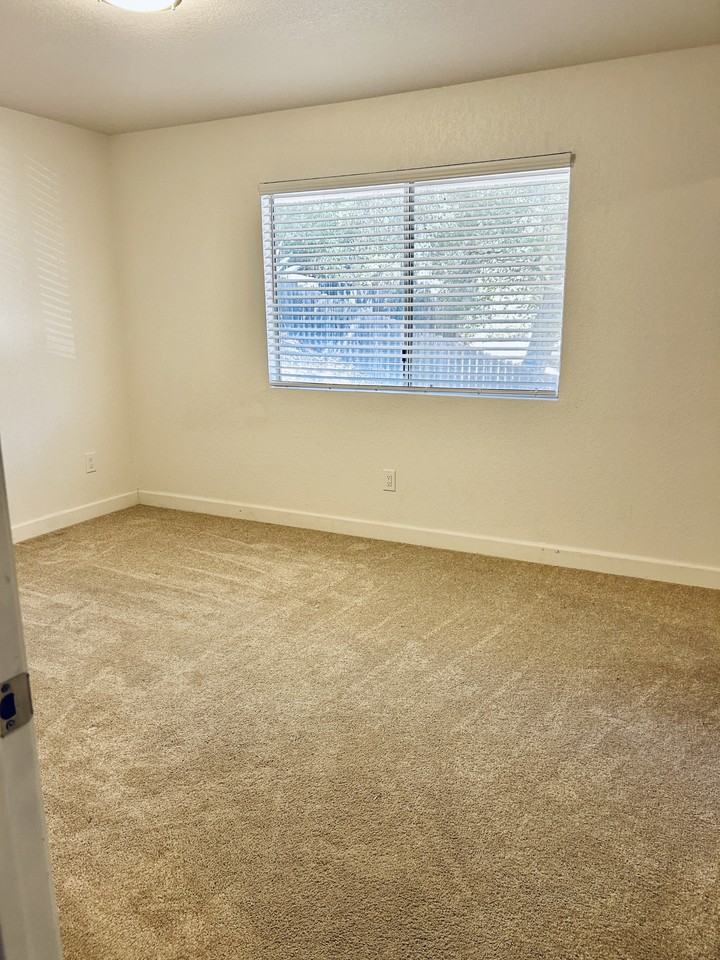 7620 Cristobal Ave #NA - Photo 7 of 8
