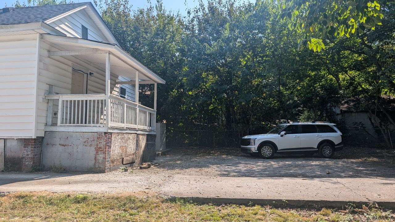 2108 Wilson St #NA - Photo 2 of 12