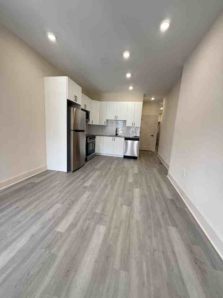 5803 Spruce St #B - Photo 2 of 10