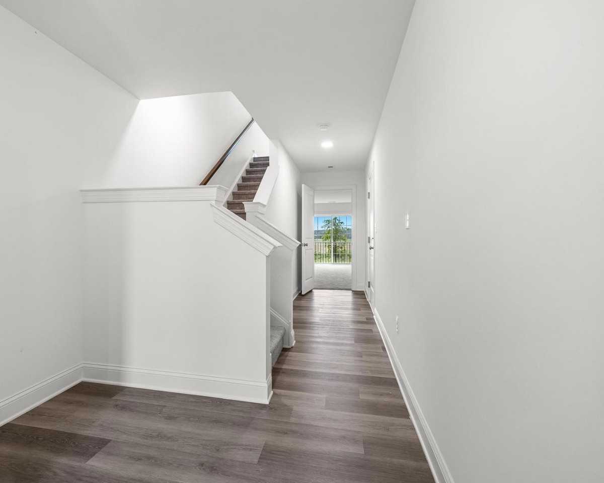468 Rederick Ln - Photo 6 of 14