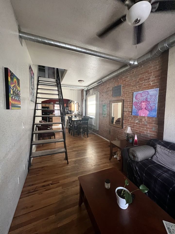 3826 N Franklin St #NA - Photo 3 of 8