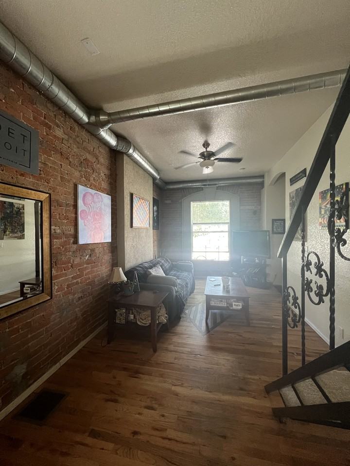 3826 N Franklin St #NA - Photo 4 of 8