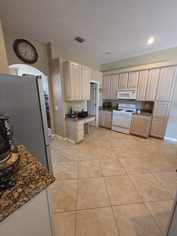 1821 Tangledvine Dr #NA - Photo 7 of 17