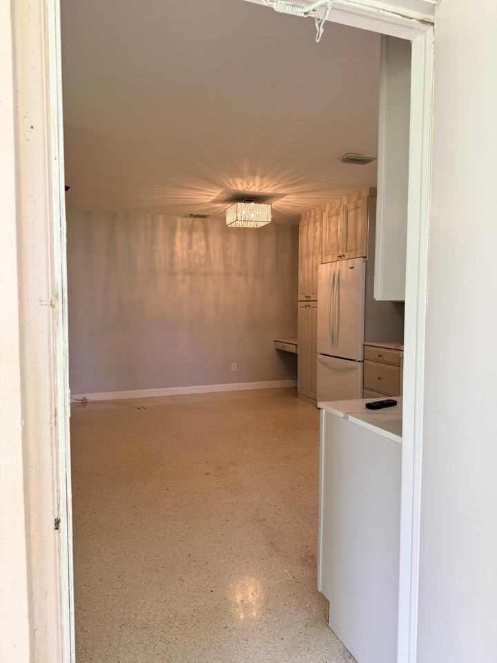 3851 Ne 22nd Ter #14 - Photo 6 of 13