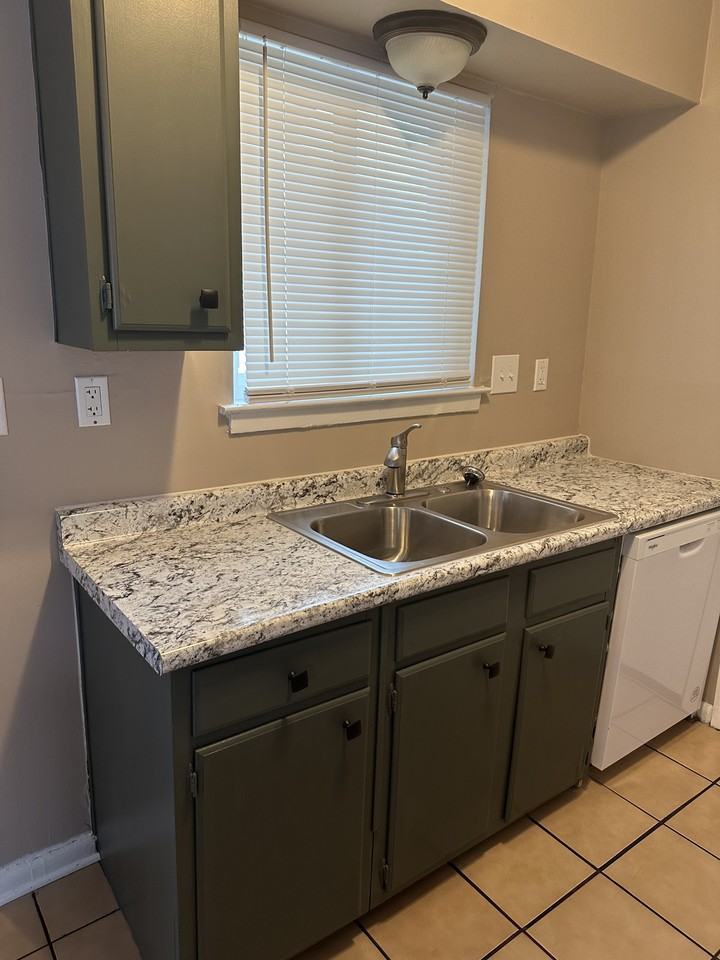 4733 Queens Lace Ct #NA - Photo 4 of 14