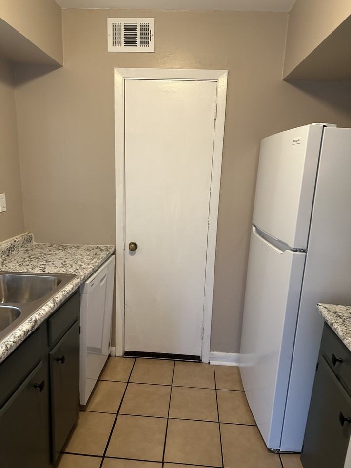 4733 Queens Lace Ct #NA - Photo 6 of 14