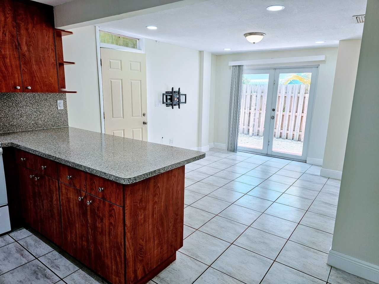 467 Sunset Dr #NA - Photo 2 of 6