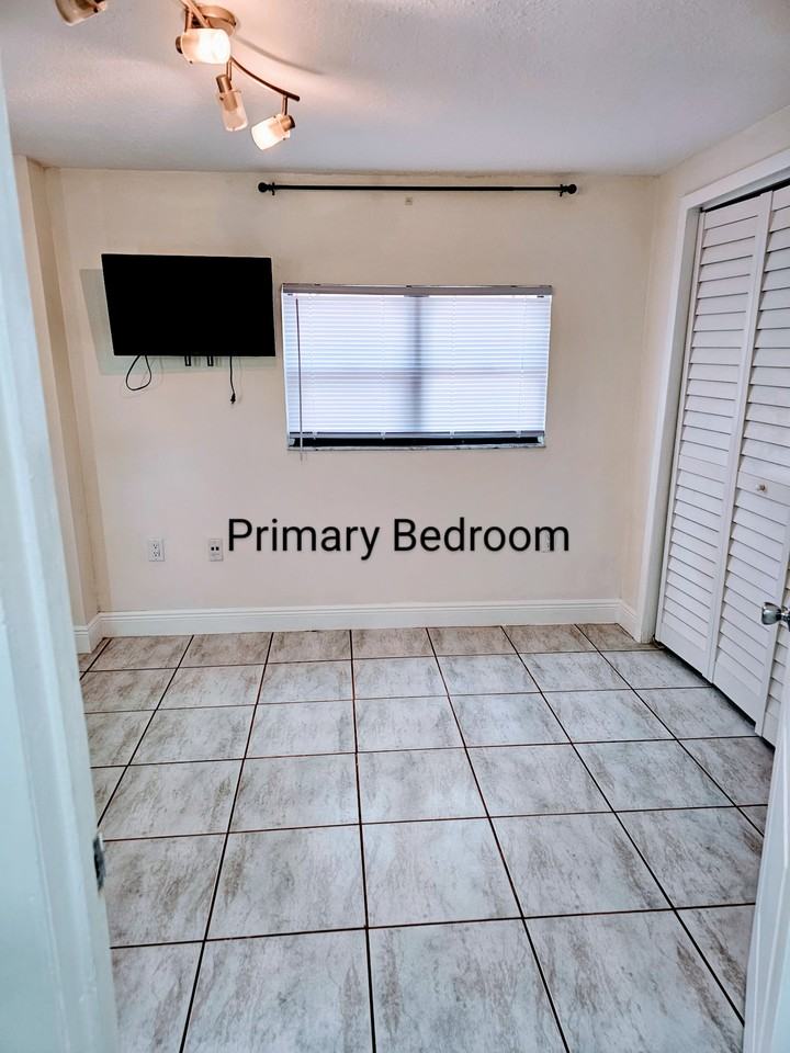 467 Sunset Dr #NA - Photo 3 of 6