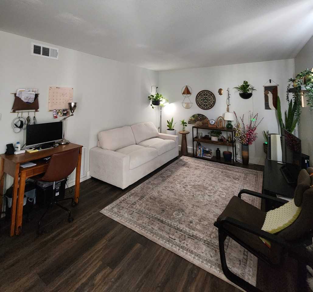 18640 Collins St #113 - Photo 2 of 26