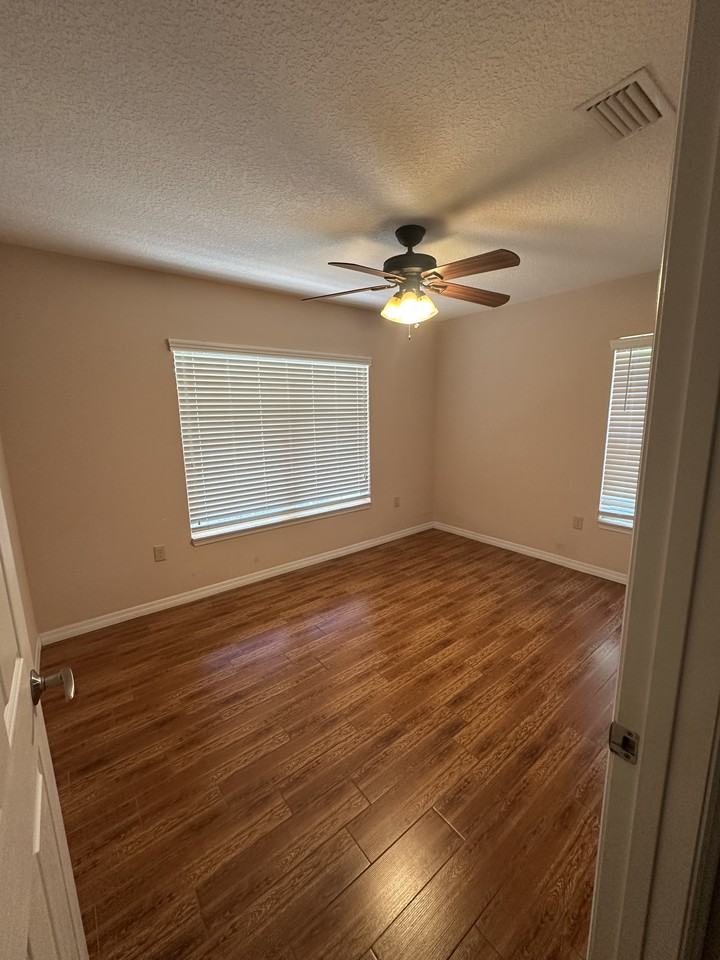 255 Sw 5th Ave #NA - Photo 5 of 17