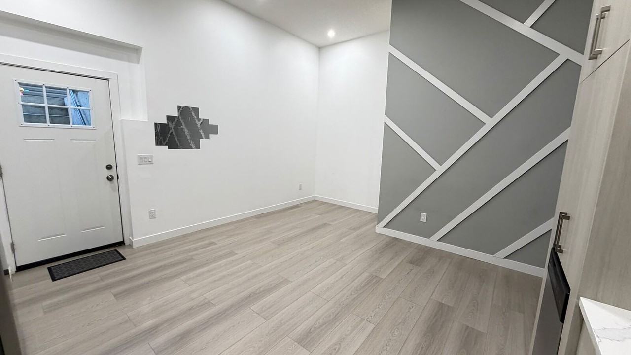 151 Masters St Se - Photo 3 of 12