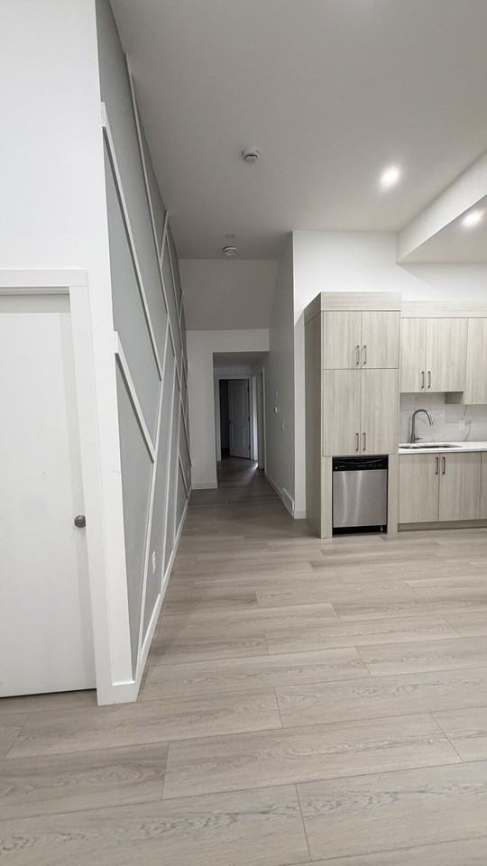 151 Masters St Se - Photo 6 of 12