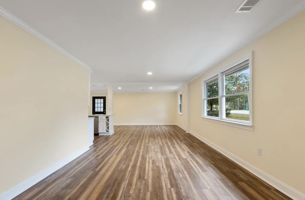 403 Hillcrest Loop #NA - Photo 4 of 17
