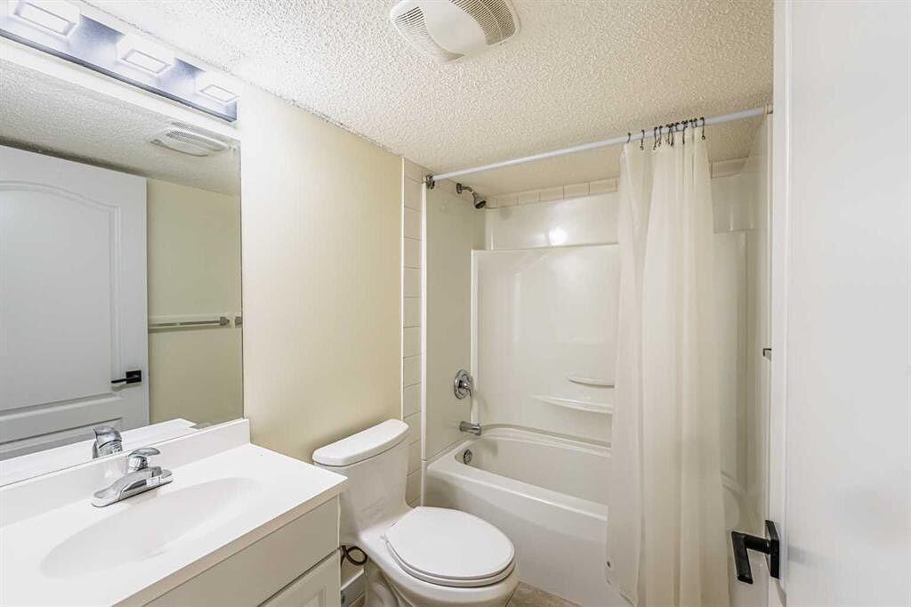 30 Somerside Manor Sw - Photo 2 of 13