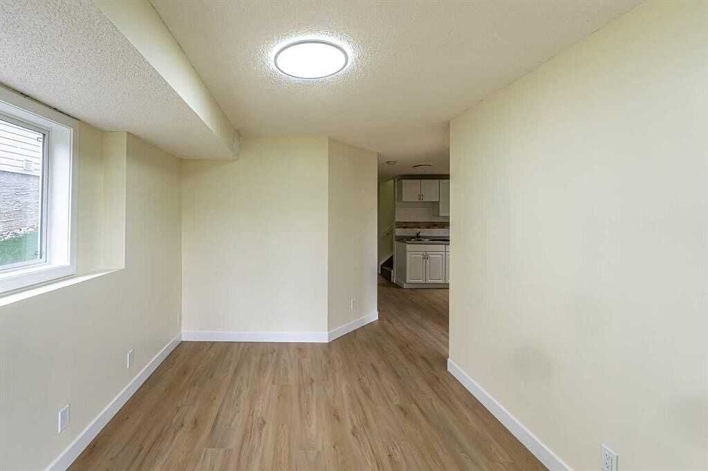 30 Somerside Manor Sw - Photo 3 of 13