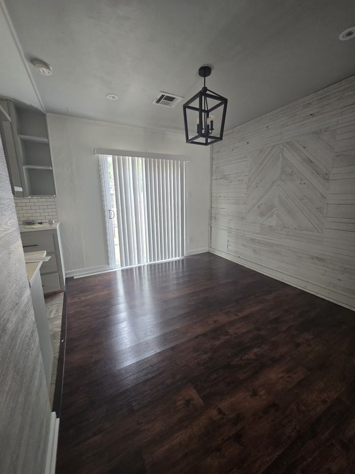 2409 Nw 40th St #NA - Photo 3 of 21