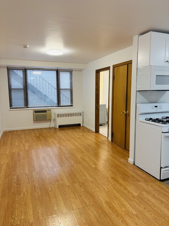 47 Davis Ave #1F