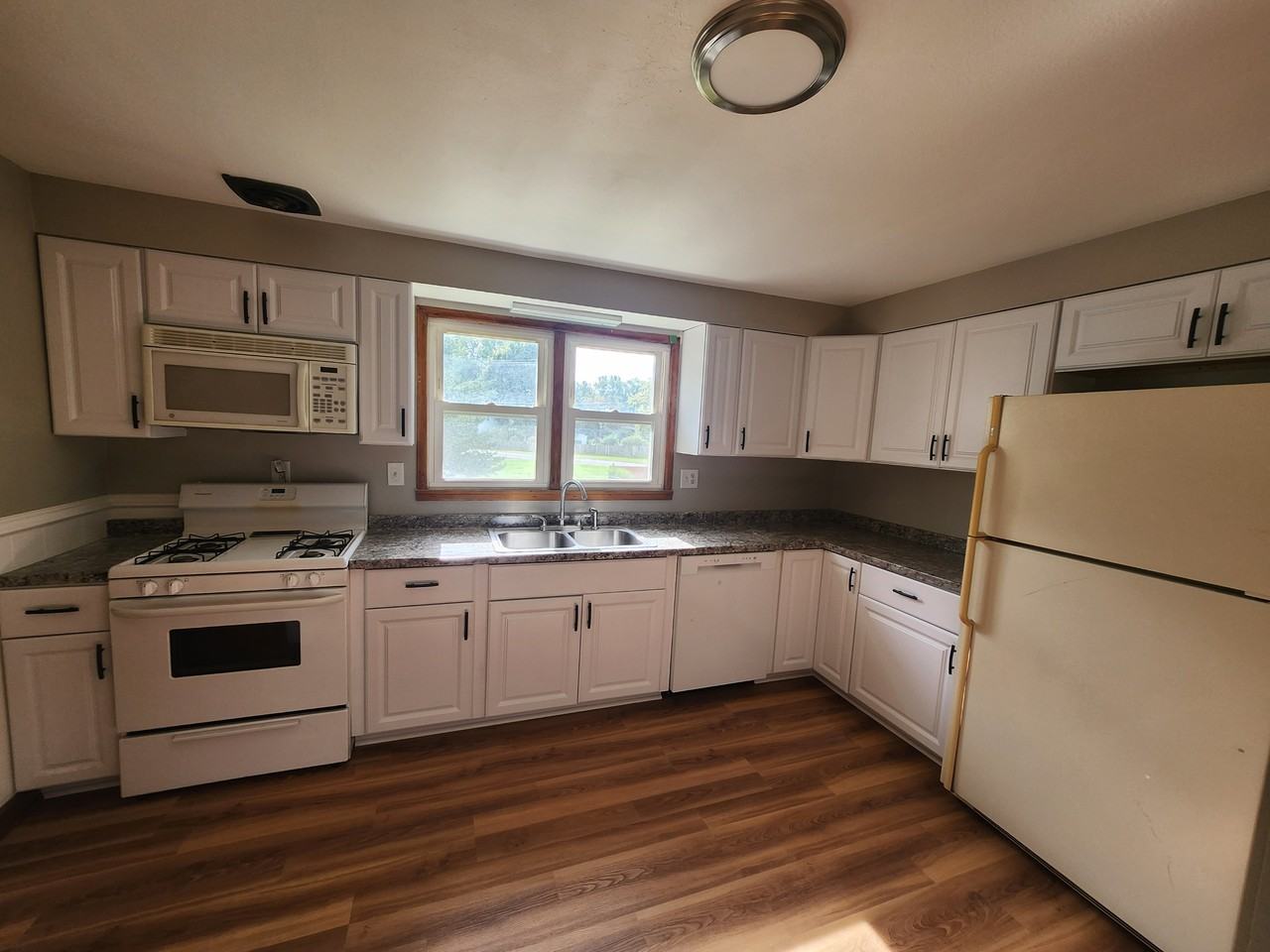 200 Hamilton Rd #NA - Photo 3 of 10