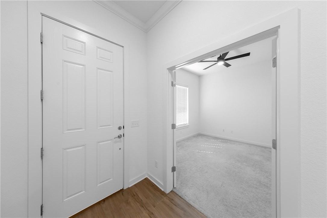 441 Aster St - Photo 2 of 29