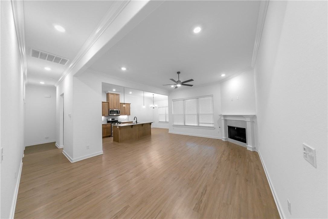 441 Aster St - Photo 3 of 29