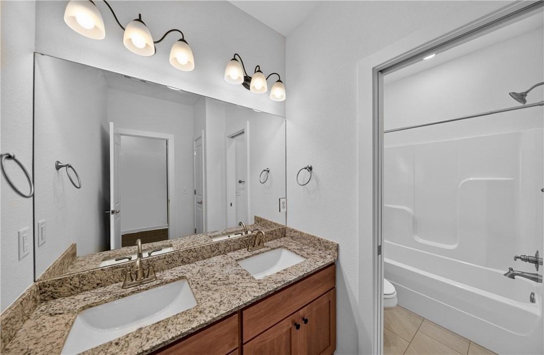 441 Aster St - Photo 5 of 29