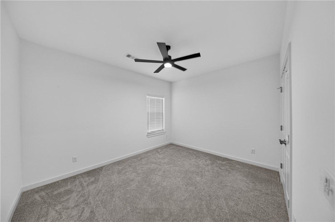 441 Aster St - Photo 6 of 29