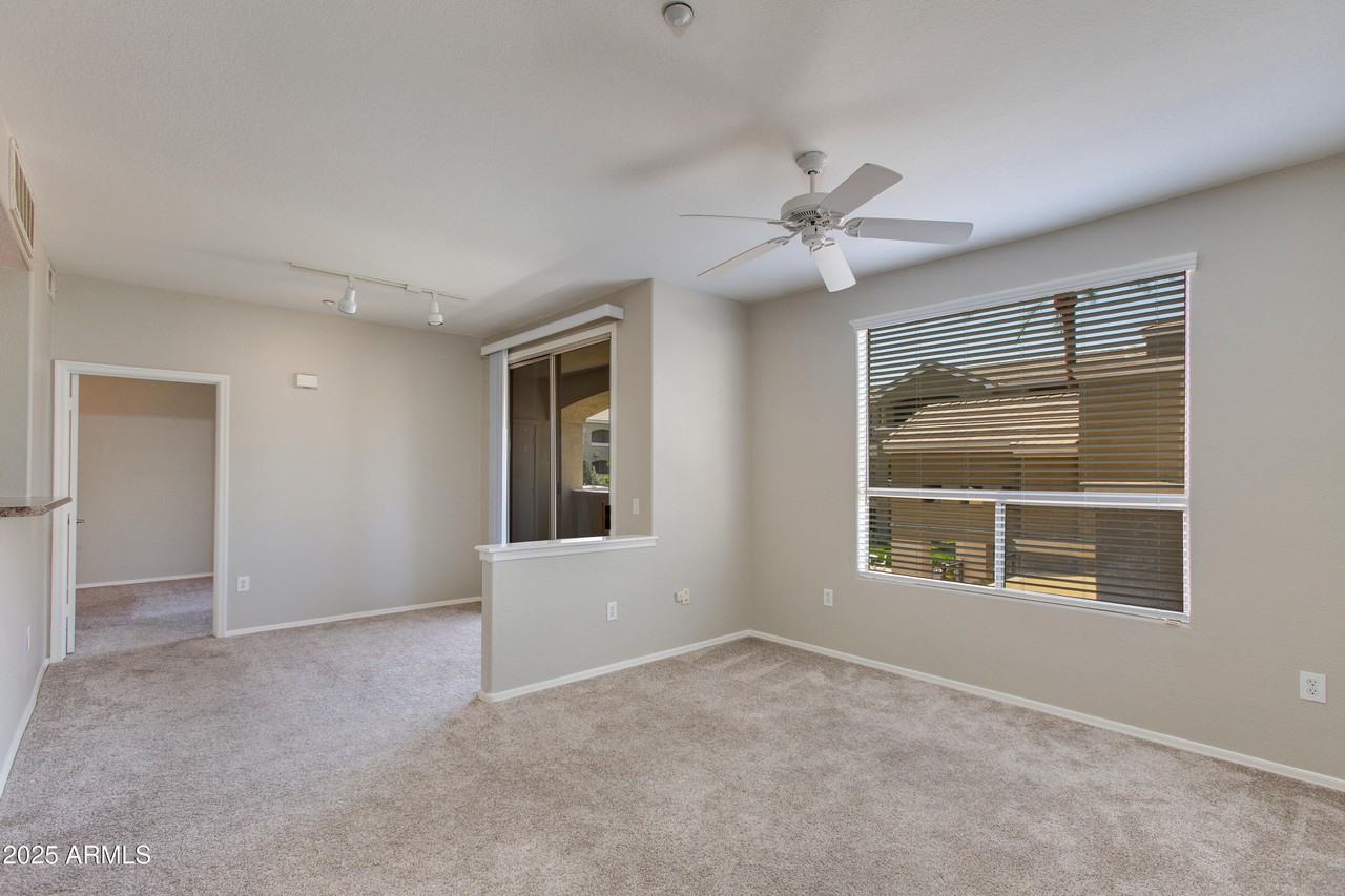 5303 N 7th St #206 - Photo 4 of 31