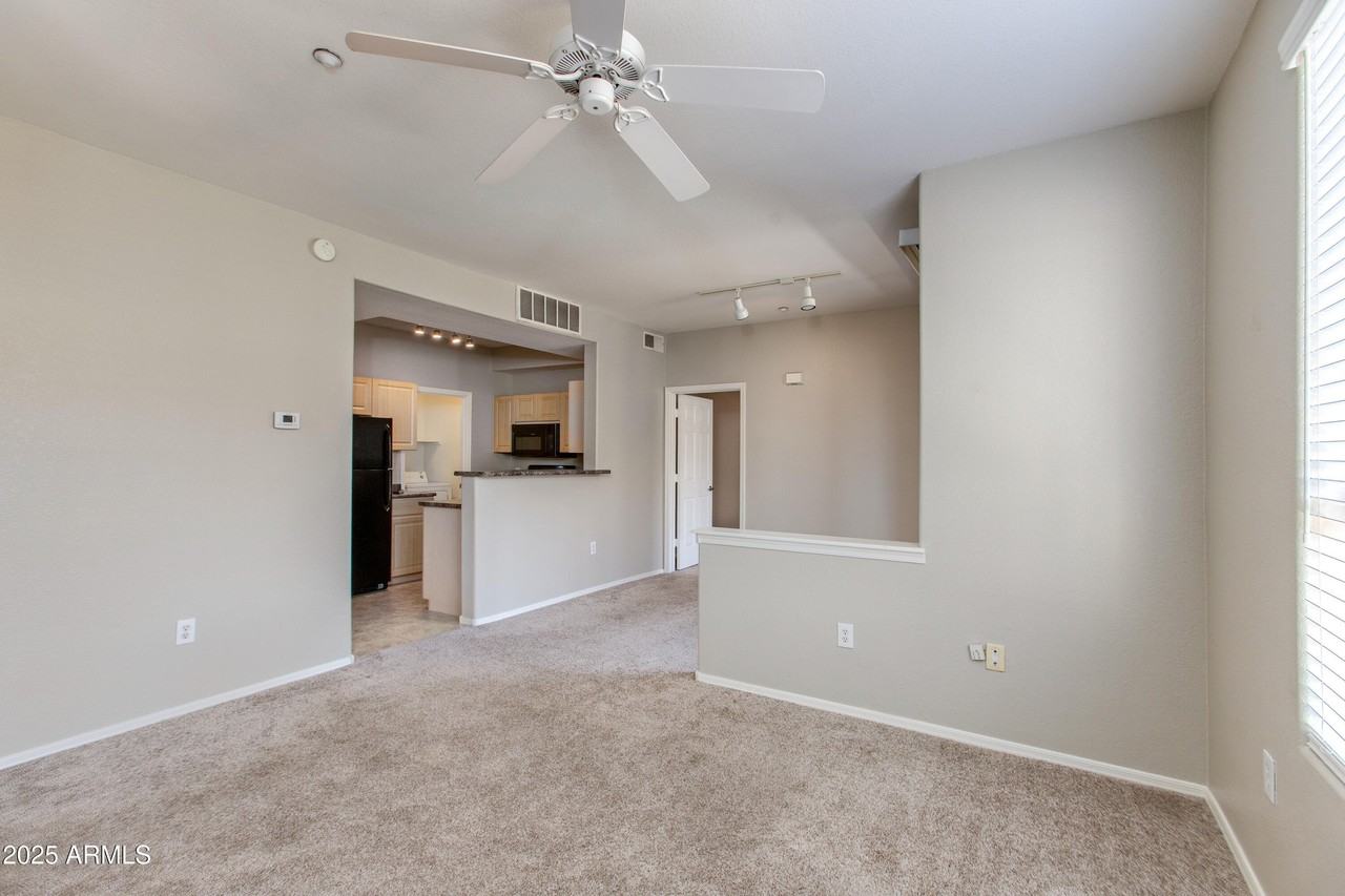 5303 N 7th St #206 - Photo 5 of 31