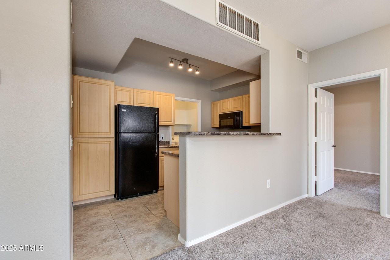 5303 N 7th St #206 - Photo 7 of 31