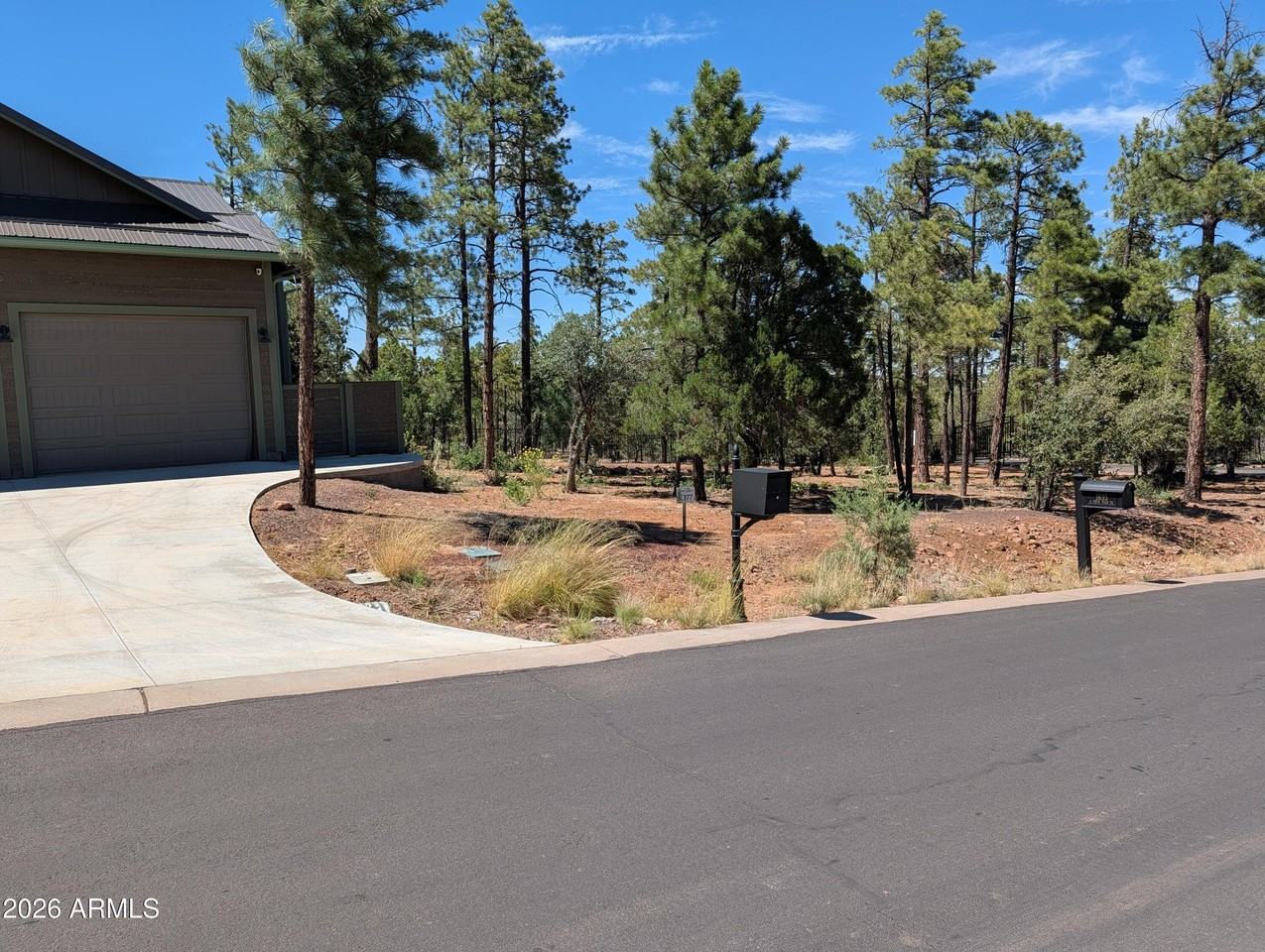 1630 S Twin Peak Trl - Photo 2 of 30