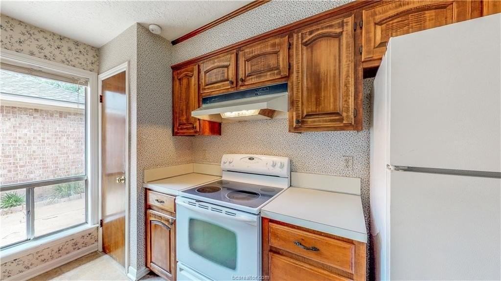 3002 Jennifer Dr - Photo 4 of 38