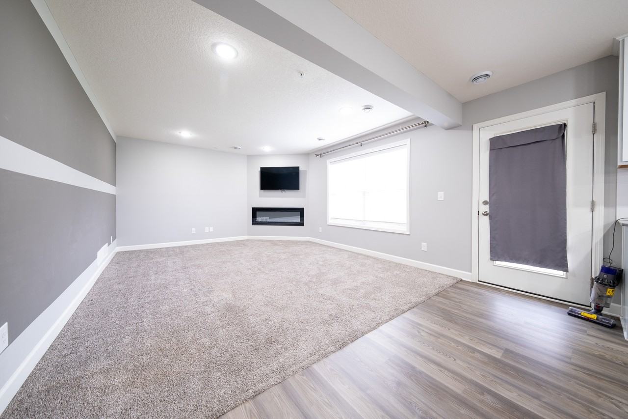 1252 143rd Ct E #1 - Photo 5 of 34
