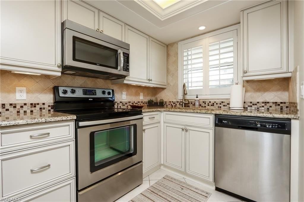 271 Southbay Dr Apt 155 - Photo 7 of 15