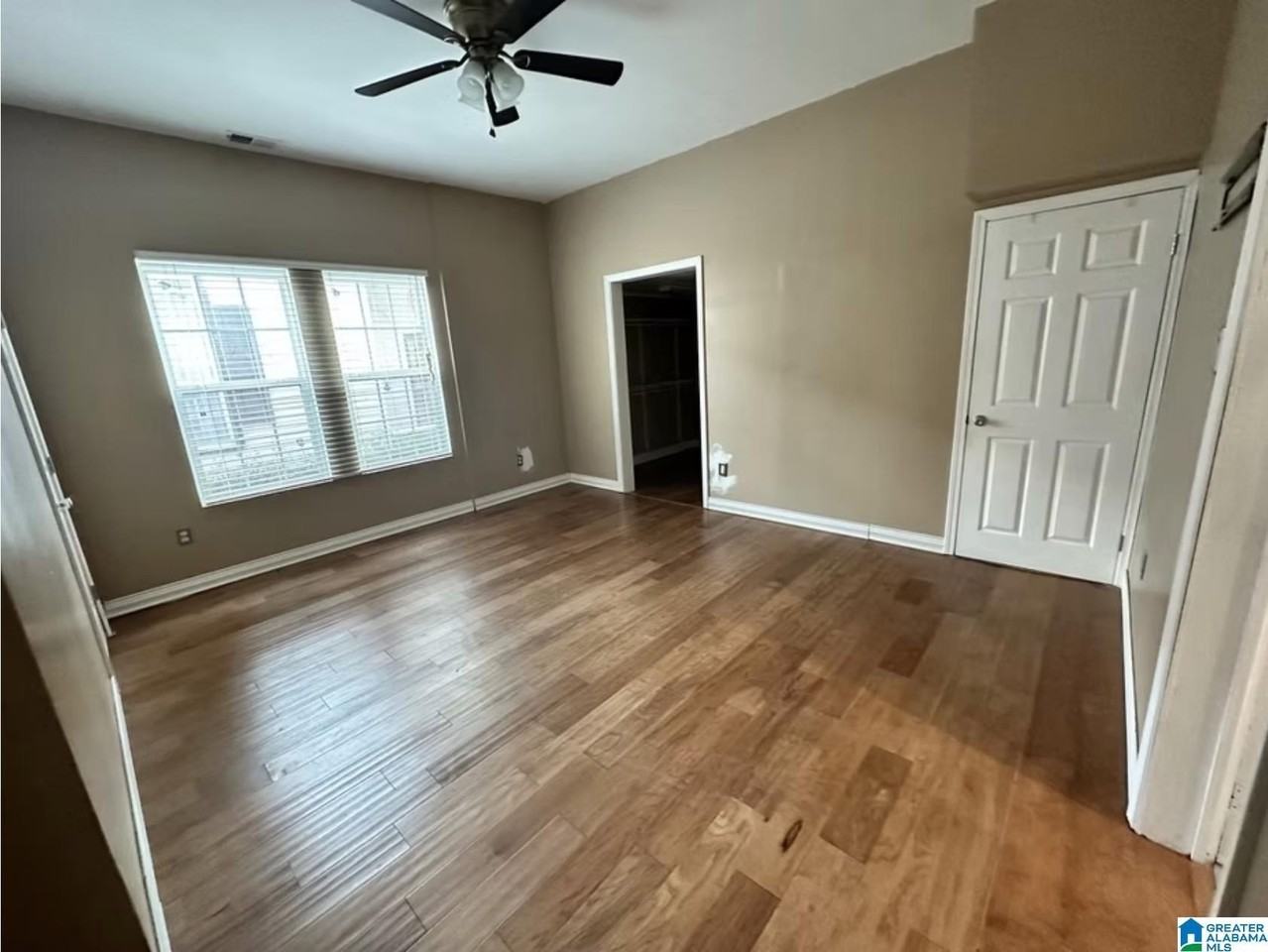 1510 Avenue J - Photo 7 of 12